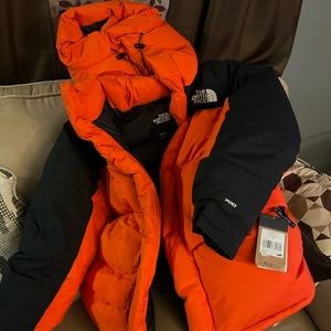 Brand new 94 Retro Himalayan parka…not exactly sure about the color🤔